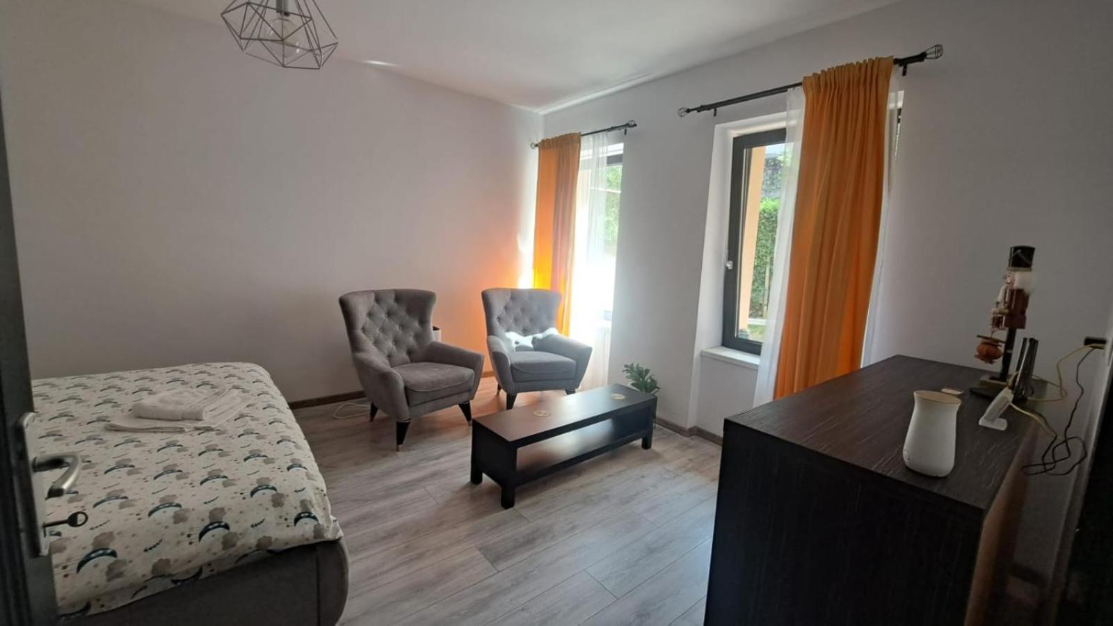 Cosy Studio In The Heart Of Brasov Exterior photo